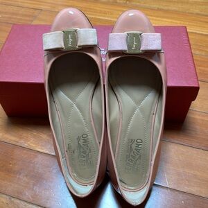 Salvador Ferragamo size 8 b